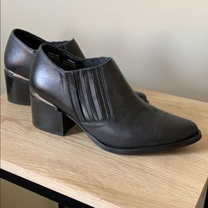 Steve Madden Korral Black Booties 7.5